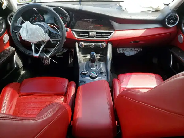 ZARFAEEN1J7598395 2018 ALFA ROMEO GIULIA - Image 8