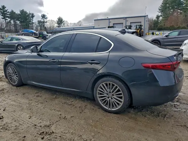 ZARFAEEN2H7536594 2017 ALFA ROMEO GIULIA - Image 2