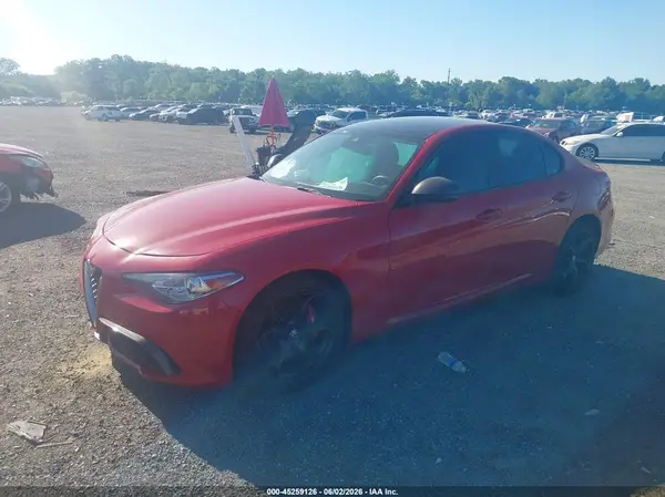 ZARFAEEN2H7537437 2017 ALFA ROMEO GIULIA - Image 2