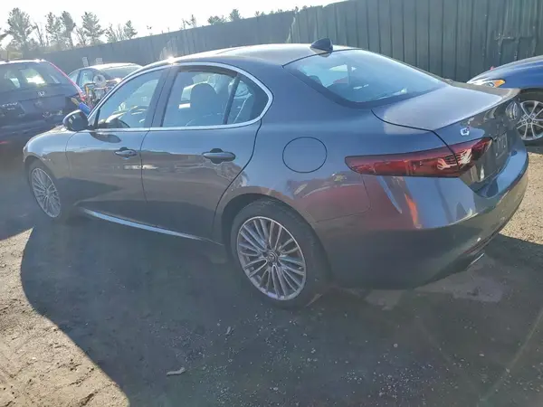 ZARFAEEN2H7542511 2017 ALFA ROMEO GIULIA - Image 2