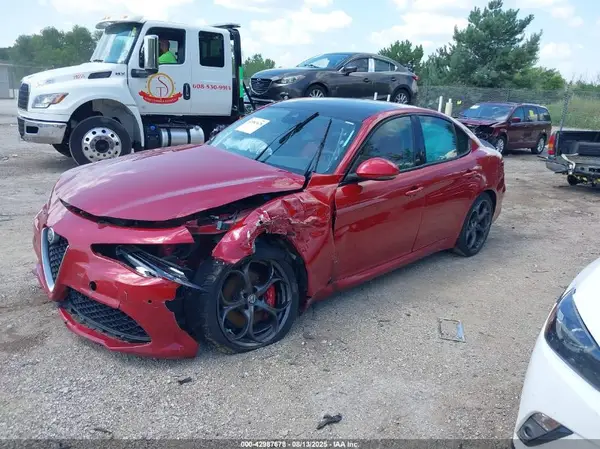 ZARFAEEN2H7545201 2017 ALFA ROMEO GIULIA - Image 2