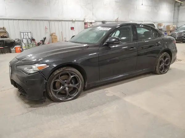 ZARFAEEN2H7545358 2017 ALFA ROMEO GIULIA - Image 1