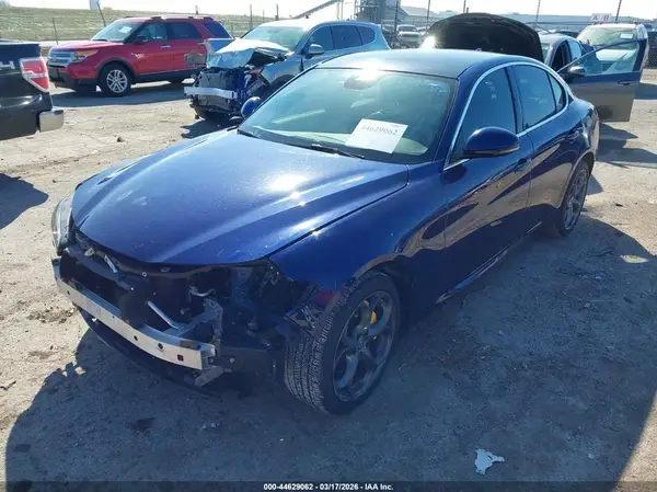 ZARFAEEN2H7561821 2017 ALFA ROMEO GIULIA - Image 2
