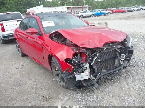 ZARFAEEN2J7566698 2018 ALFA ROMEO GIULIA
