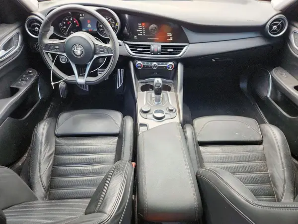 ZARFAEEN2J7574316 2018 ALFA ROMEO GIULIA - Image 8