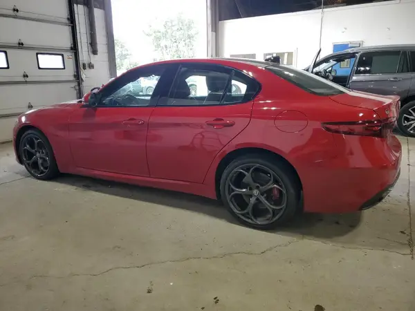 ZARFAEEN2J7577278 2018 ALFA ROMEO GIULIA - Image 2