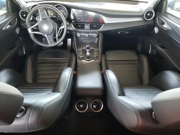 ZARFAEEN2J7587079 2018 ALFA ROMEO GIULIA - Image 8
