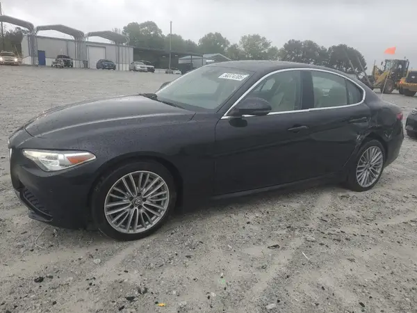 ZARFAEEN2J7590452 2018 ALFA ROMEO GIULIA - Image 1