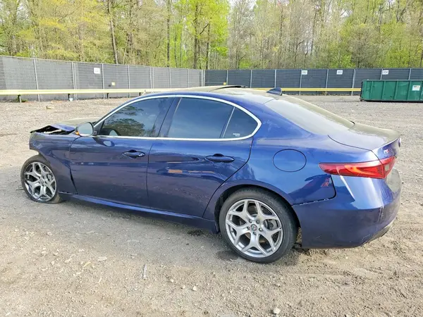 ZARFAEEN2J7593643 2018 ALFA ROMEO GIULIA - Image 2