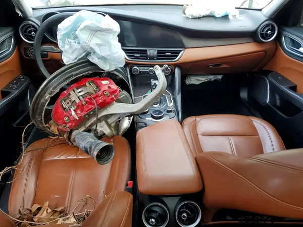 ZARFAEEN2J7593643 2018 ALFA ROMEO GIULIA - Image 8