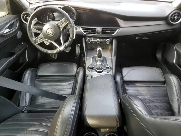 ZARFAEEN2J7597725 2018 ALFA ROMEO GIULIA - Image 8