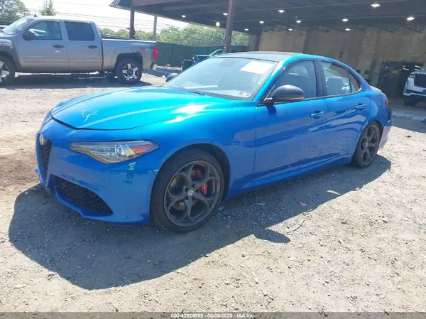 ZARFAEEN2J7598521 2018 ALFA ROMEO GIULIA - Image 2