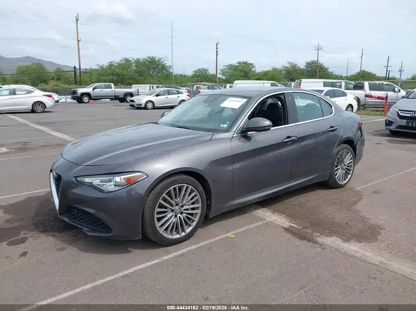 ZARFAEEN3H7533218 2017 ALFA ROMEO GIULIA - Image 2