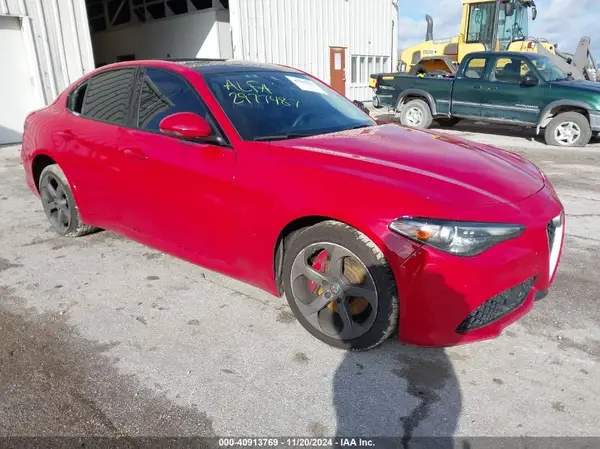 ZARFAEEN3H7549970 2017 ALFA ROMEO GIULIA - Image 1