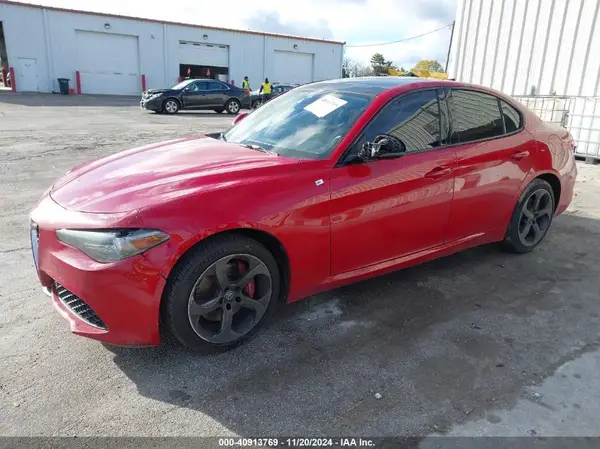ZARFAEEN3H7549970 2017 ALFA ROMEO GIULIA - Image 2