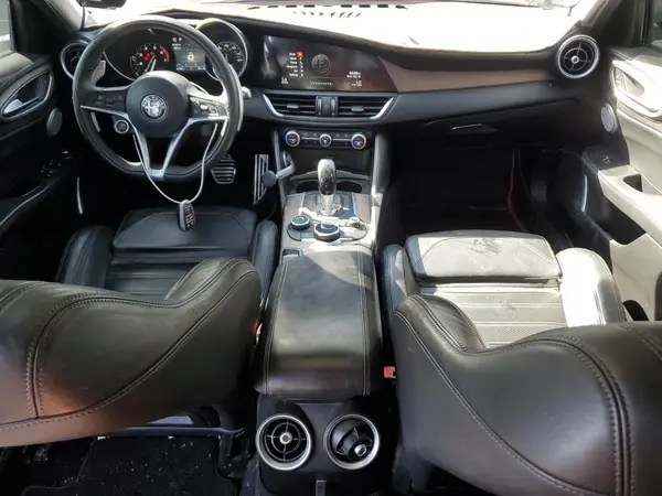 ZARFAEEN3H7551394 2017 ALFA ROMEO GIULIA - Image 8