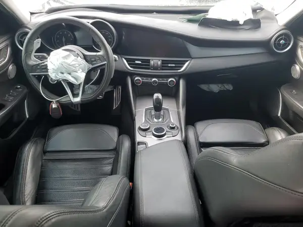 ZARFAEEN3H7560127 2017 ALFA ROMEO GIULIA - Image 8