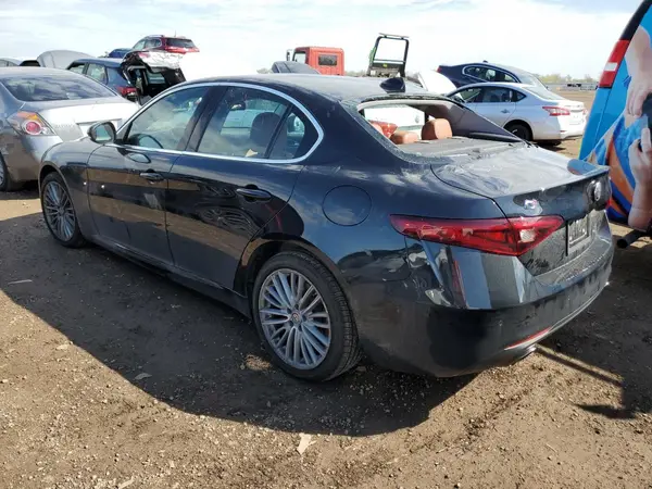 ZARFAEEN3J7570422 2018 ALFA ROMEO GIULIA - Image 2