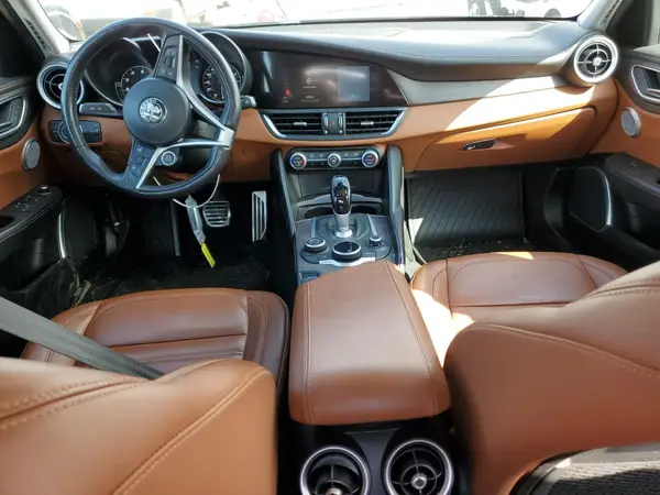 ZARFAEEN3J7570422 2018 ALFA ROMEO GIULIA - Image 8