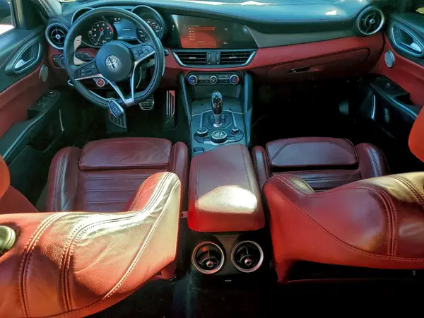 ZARFAEEN3J7579783 2018 ALFA ROMEO GIULIA - Image 8