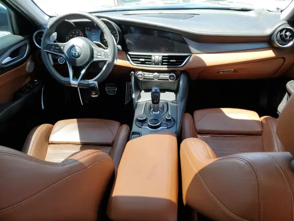 ZARFAEEN3J7588919 2018 ALFA ROMEO GIULIA - Image 8