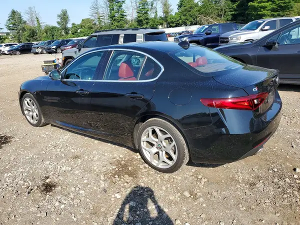 ZARFAEEN3J7593960 2018 ALFA ROMEO GIULIA - Image 2