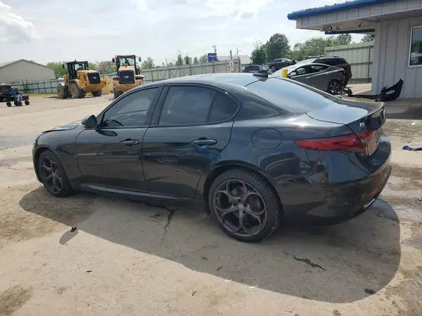 ZARFAEEN3J7599581 2018 ALFA ROMEO GIULIA - Image 2