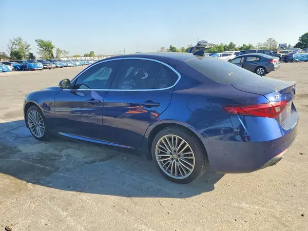 ZARFAEEN4H7529677 2017 ALFA ROMEO GIULIA - Image 2