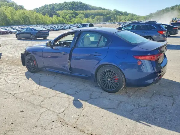 ZARFAEEN4H7537665 2017 ALFA ROMEO GIULIA - Image 2