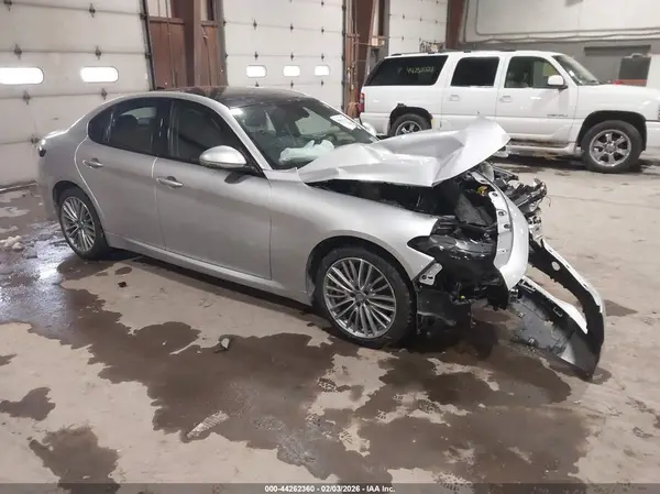 ZARFAEEN4H7538380 2017 ALFA ROMEO GIULIA - Image 1