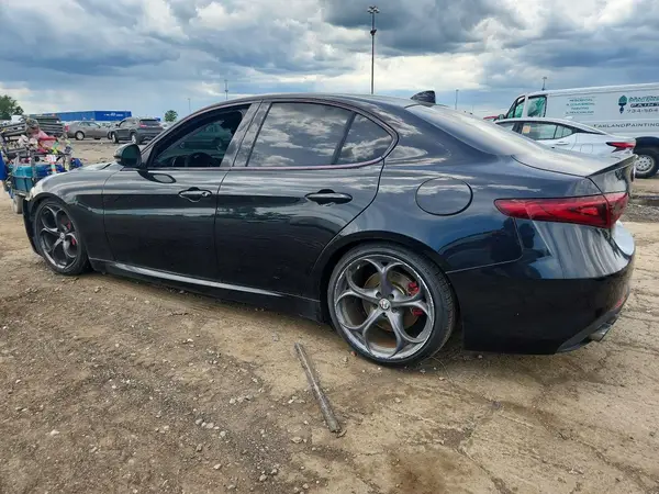 ZARFAEEN4H7544406 2017 ALFA ROMEO GIULIA - Image 2