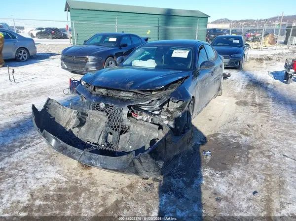 ZARFAEEN4H7544759 2017 ALFA ROMEO GIULIA - Image 2