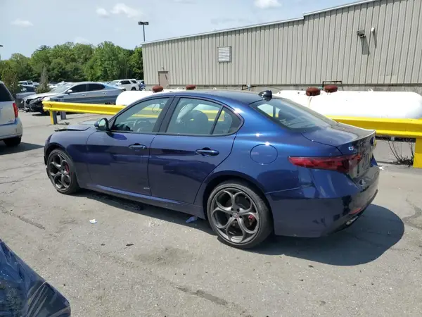 ZARFAEEN4H7548942 2017 ALFA ROMEO GIULIA - Image 2
