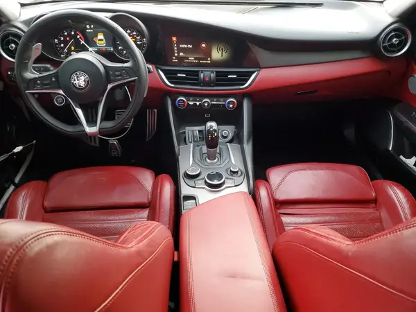 ZARFAEEN4H7555194 2017 ALFA ROMEO GIULIA - Image 8