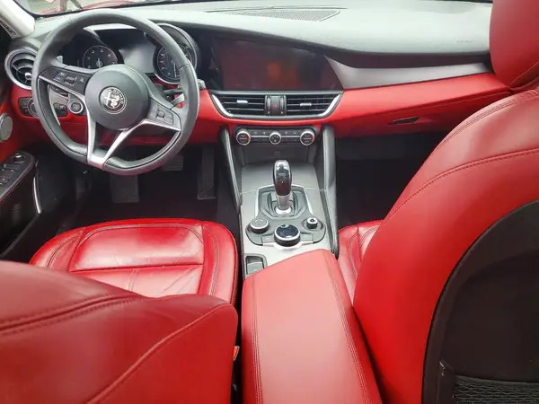 ZARFAEEN4H7556233 2017 ALFA ROMEO GIULIA - Image 8