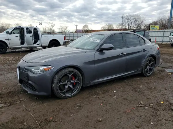 ZARFAEEN4J7563365 2018 ALFA ROMEO GIULIA - Image 1