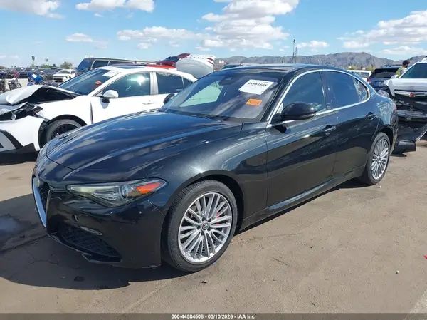 ZARFAEEN4J7571532 2018 ALFA ROMEO GIULIA - Image 2