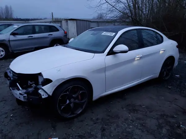 ZARFAEEN4J7583261 2018 ALFA ROMEO GIULIA - Image 1