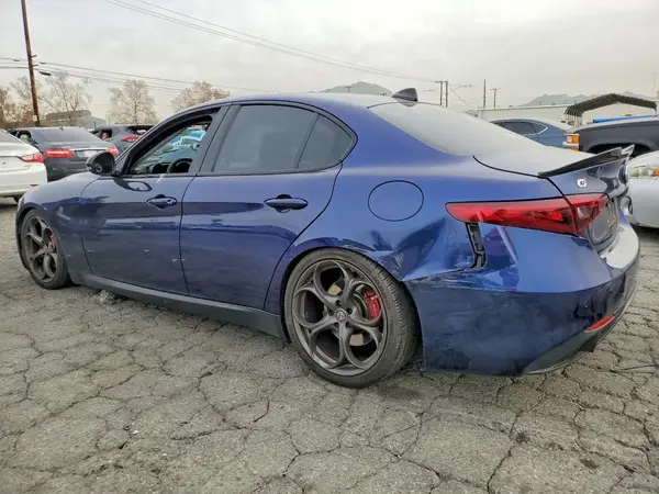 ZARFAEEN5H7530126 2017 ALFA ROMEO GIULIA - Image 2