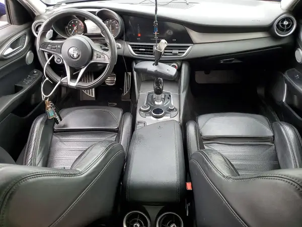 ZARFAEEN5H7530126 2017 ALFA ROMEO GIULIA - Image 8