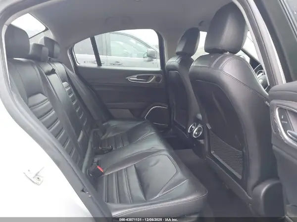 ZARFAEEN5H7533513 2017 ALFA ROMEO GIULIA - Image 8