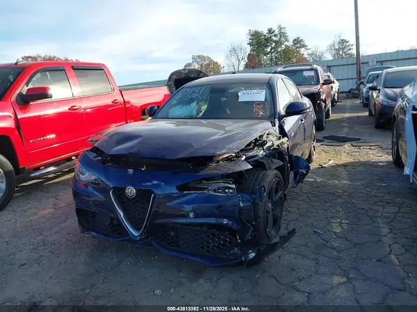 ZARFAEEN5H7540431 2017 ALFA ROMEO GIULIA - Image 2