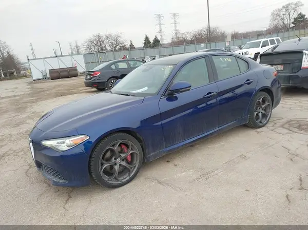 ZARFAEEN5H7541787 2017 ALFA ROMEO GIULIA - Image 2
