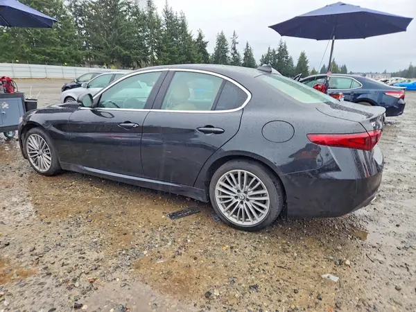 ZARFAEEN5H7542597 2017 ALFA ROMEO GIULIA - Image 2