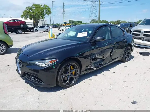 ZARFAEEN5H7545113 2017 ALFA ROMEO GIULIA - Image 2