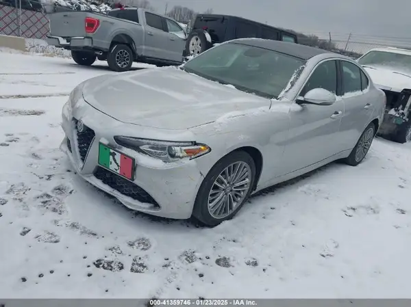 ZARFAEEN5H7554944 2017 ALFA ROMEO GIULIA - Image 2