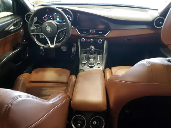 ZARFAEEN5J7574438 2018 ALFA ROMEO GIULIA - Image 8