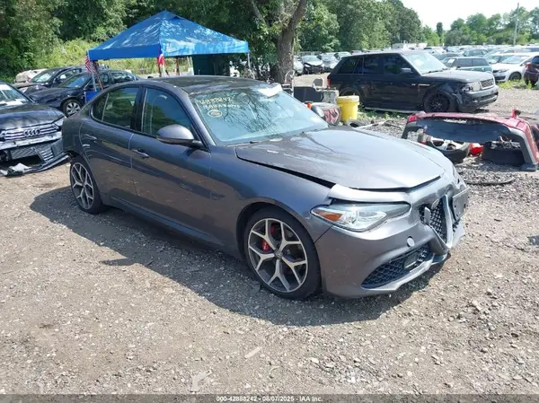 ZARFAEEN5J7576982 2018 ALFA ROMEO GIULIA