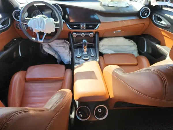 ZARFAEEN5J7577730 2018 ALFA ROMEO GIULIA - Image 8
