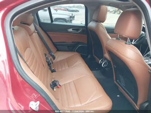 ZARFAEEN5J7580658 2018 ALFA ROMEO GIULIA - Image 8